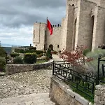 酒店 Skanderbeg Krujë