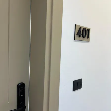 ホテル Skanderbeg *