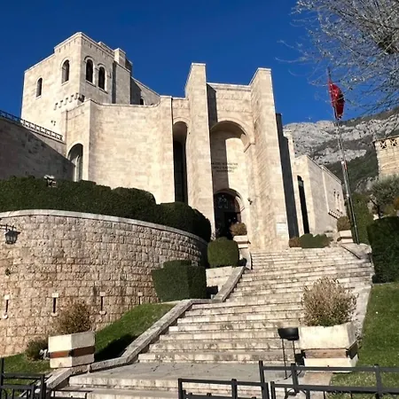 Skanderbeg Ξενοδοχείο *
