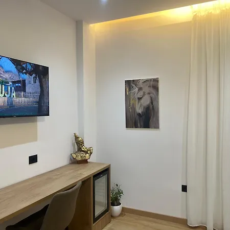 Hotel Skanderbeg *