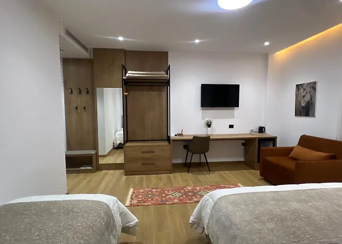 Hotel Skanderbeg *